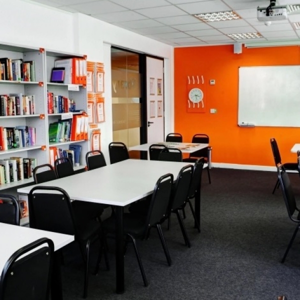 EC English Language Centres - UK