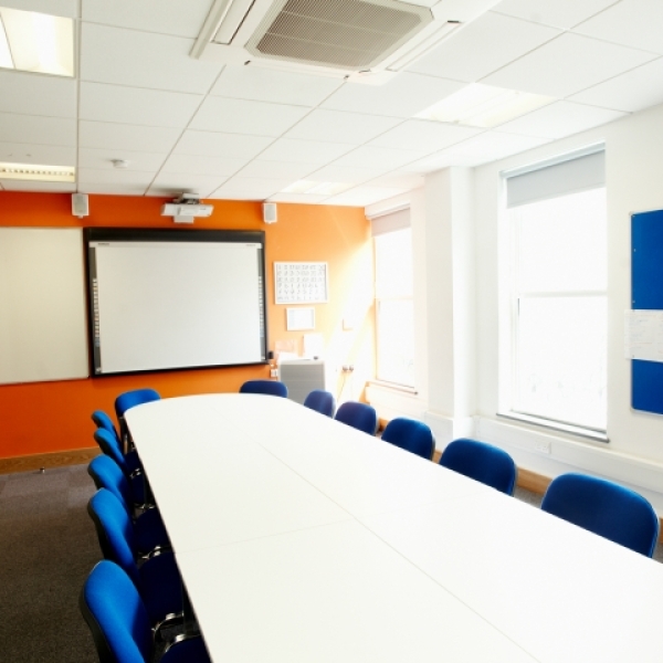 EC English Language Centres - UK